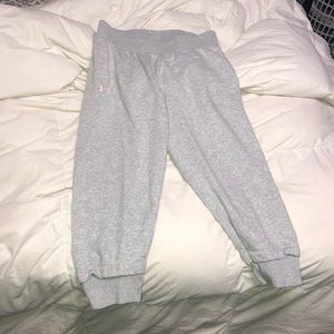 Cropped Under Armour women’s sweatpants